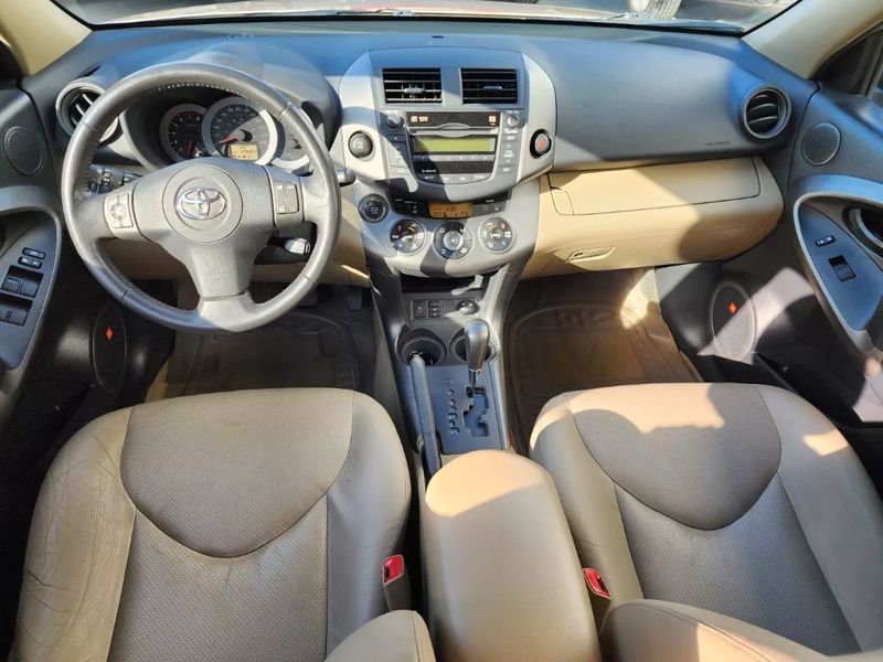 Toyota RAV4 • 2015 • 50,000 km 2