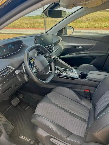 Peugeot 3008 • 2021 • 24,886 km 2