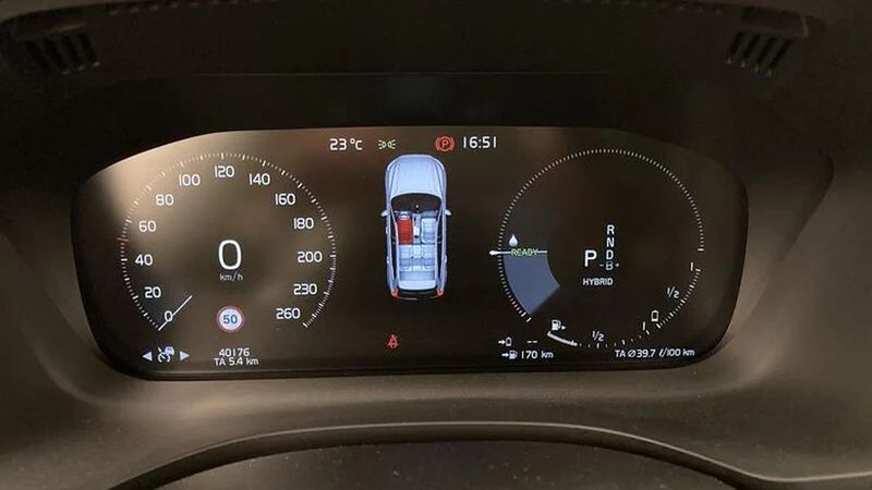 Volvo XC60 • 2021 • 40,100 km 11