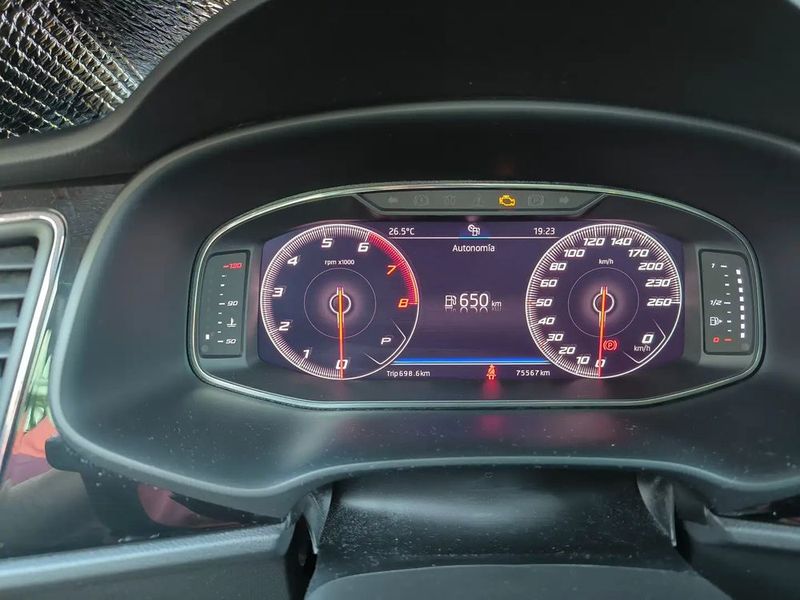 Seat Leon • 2019 • 76,000 km 6