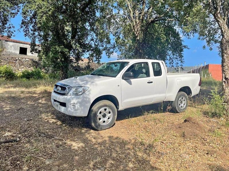 Toyota Hilux • 2011 • 140,000 km 3