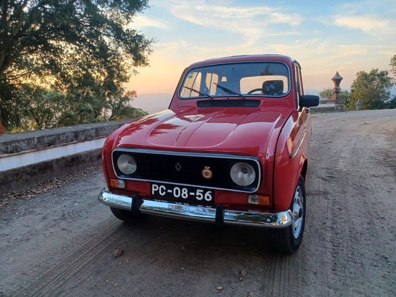 Renault 10 • 1988 • 213,000 km 1