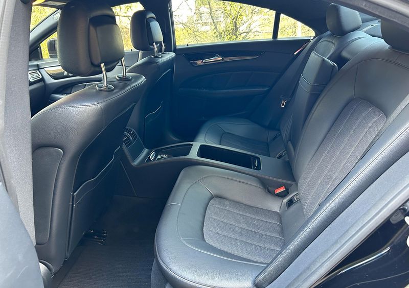 Mercedes-Benz 200 - 300 • 2015 • 200,000 km 4