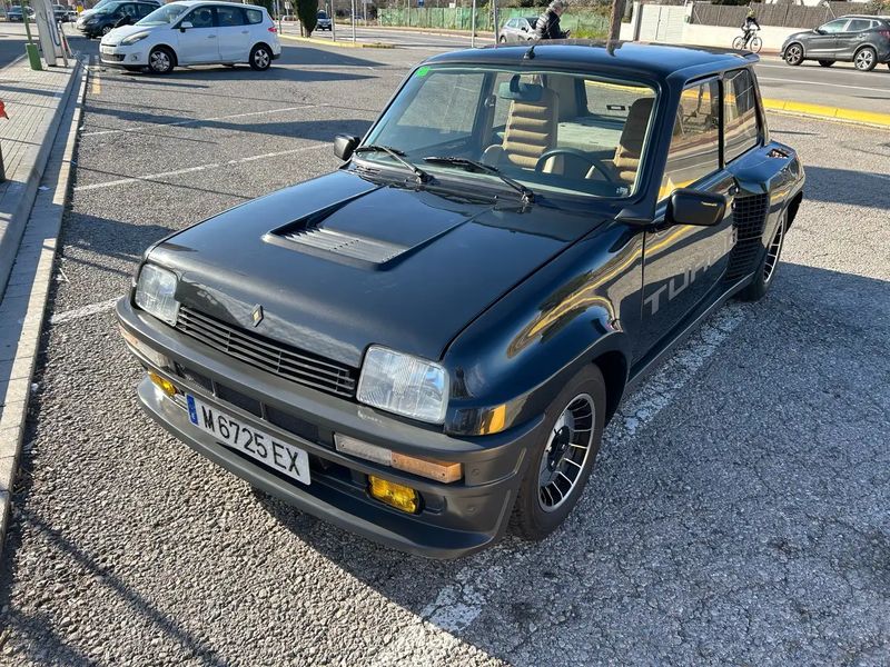 Renault 10 • 1982 • 2,500 km 1