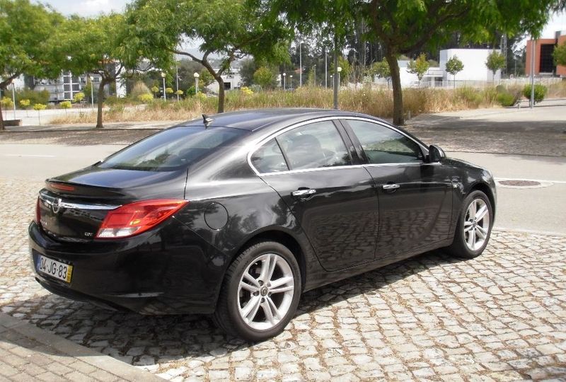 Opel Insignia • 2010 • 31,580 km 2