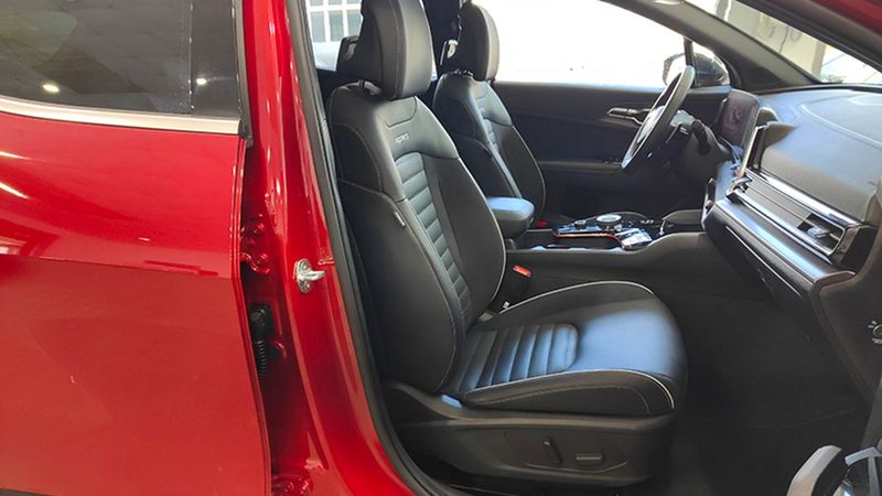 Kia Sportage • 2023 • 25,679 km 17