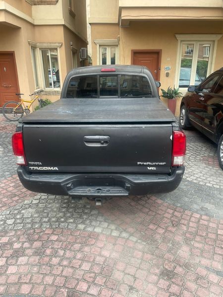 Toyota Tacoma • 2011 • 109,005 km 5