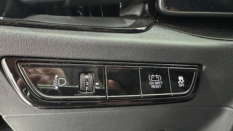 Kia Niro • 2024 • 1,159 km 15