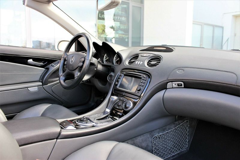 Mercedes-Benz SL-Class • 2005 • 98,200 km 2