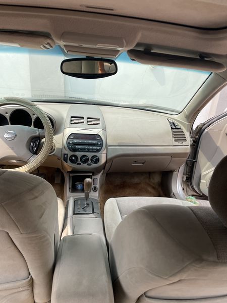 Nissan Altima • 2003 • 250,000 km 4