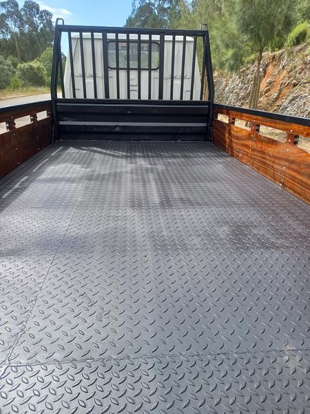 Toyota Dyna • 2000 • 204,000 km 2