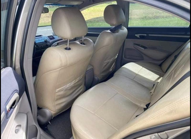 Honda Civic • 2009 • 200,000 km 7