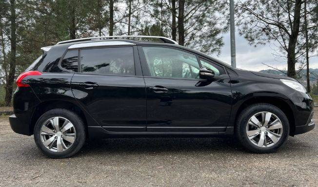 Peugeot 2008 • 2013 • 215,000 km 3