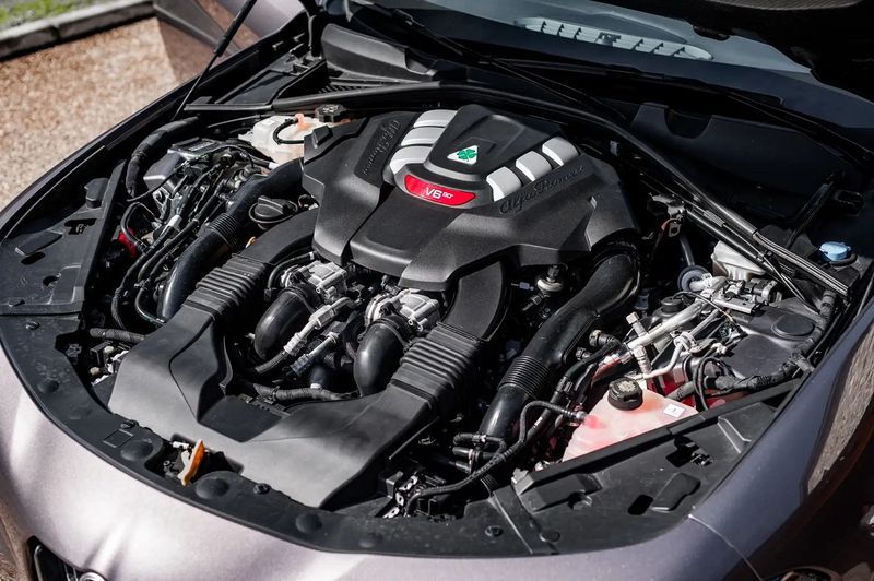 Alfa Romeo Giulia • 2020 • 36,500 km 6