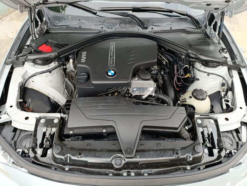 BMW 328i • 2012 • 209,000 km 1