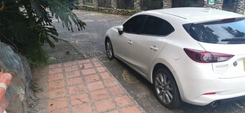 Mazda 3 • 2019 • 6,790 km 2