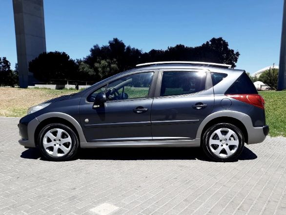 Peugeot 207 • 2008 • 267,000 km 2