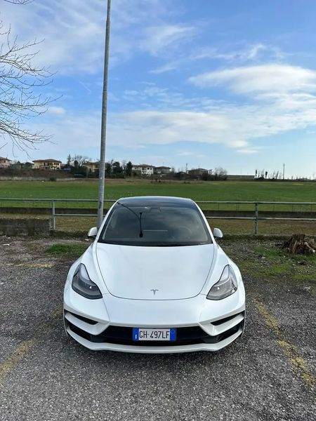 Tesla Model 3 • 2021 • 65,000 km 3