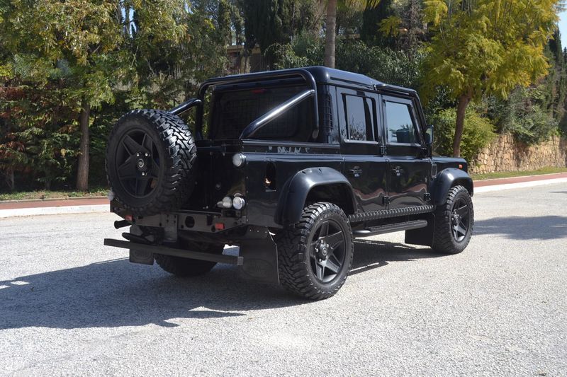 Land Rover Defender • 2010 • 147,000 km 4