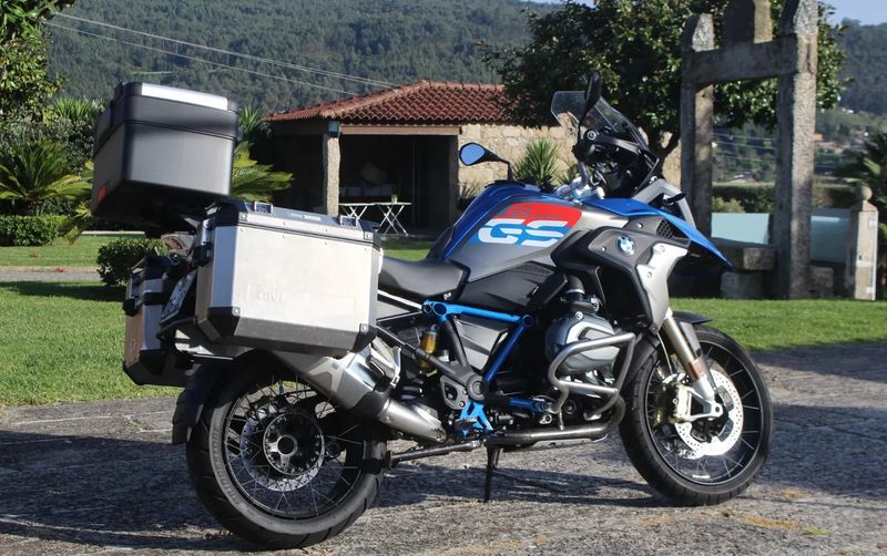 Bmw r1200r • 2017 • 26,000 km 1