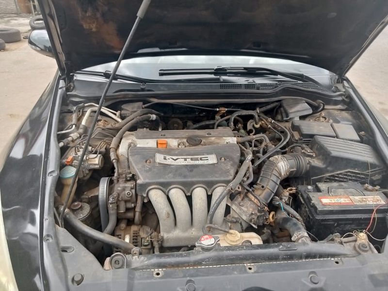 Honda Accord • 2004 • 250,000 km 2
