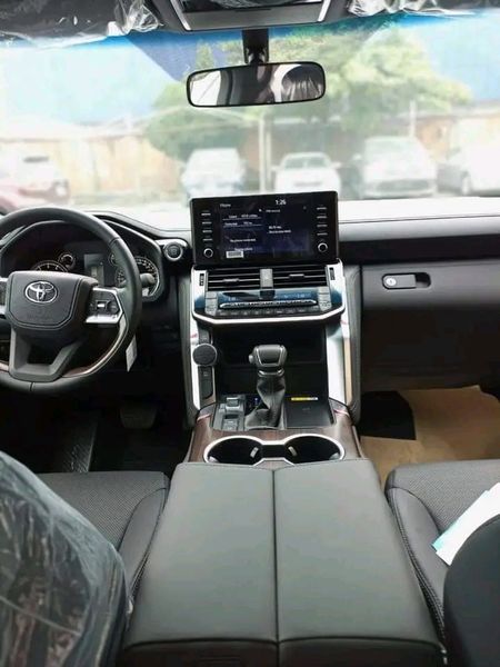 Toyota Land Cruiser • 2021 • 50,000 km 2