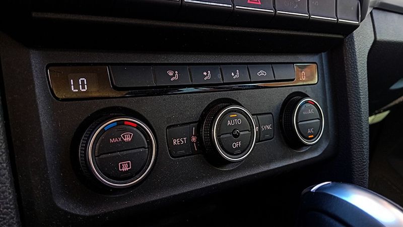 Volkswagen Amarok • 2018 • 40,758 km 30