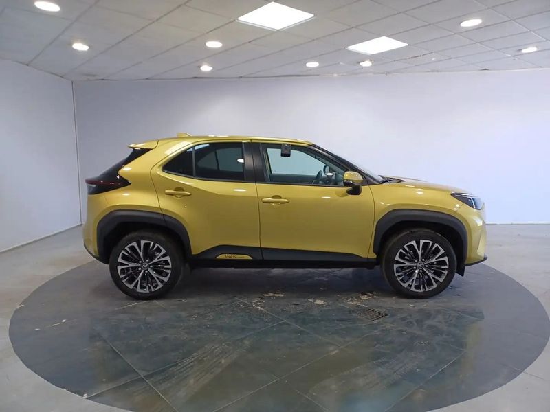 Toyota Yaris • 2023 • 5,500 km 2