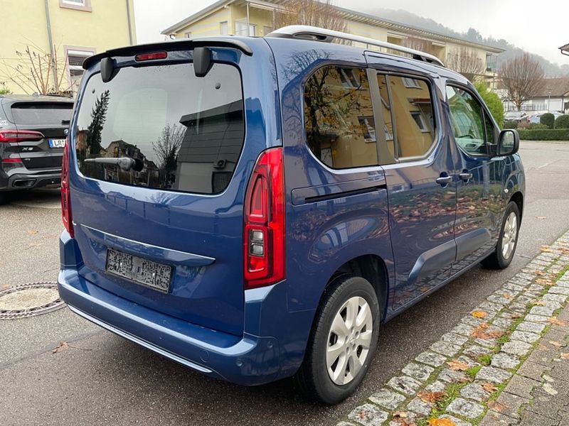 Opel Vivaro Kombi • 2020 • 125,000 km 2