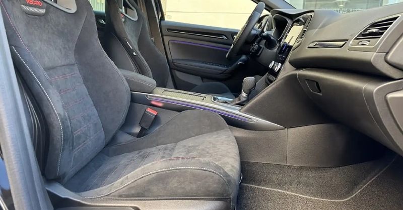 Renault Mégane Coupé • 2023 • 19,800 km 5