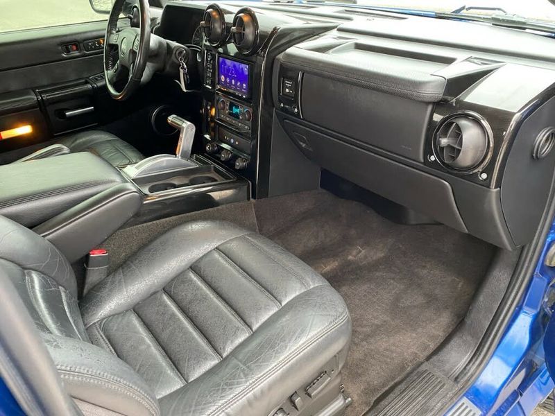 Hummer H2 SUT • 2006 • 120,545 km 3