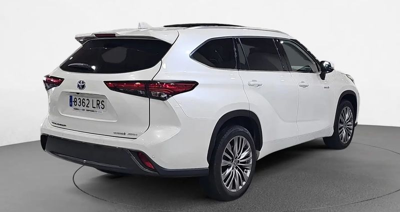 Toyota Highlander • 2021 • 64,406 km 3