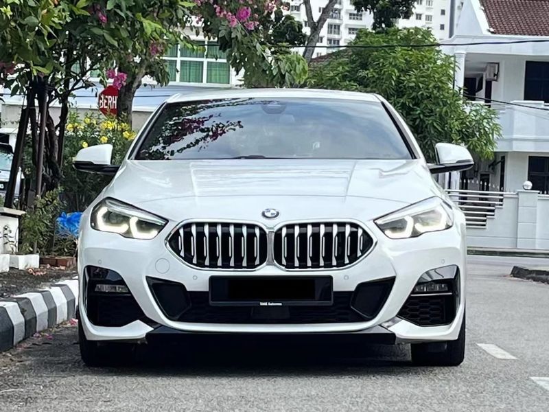 BMW i8 • 2021 • 120 km 8