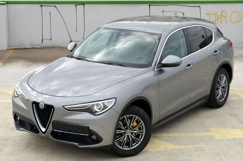 Alfa Romeo Stelvio • 2017 • 168,500 km 4