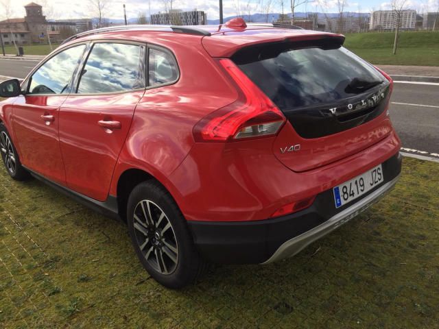Volvo V40 • 2017 • 124,900 km 3