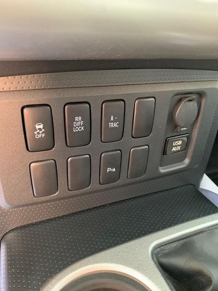 Toyota FJ Cruiser • 2014 • 33,000 km 4