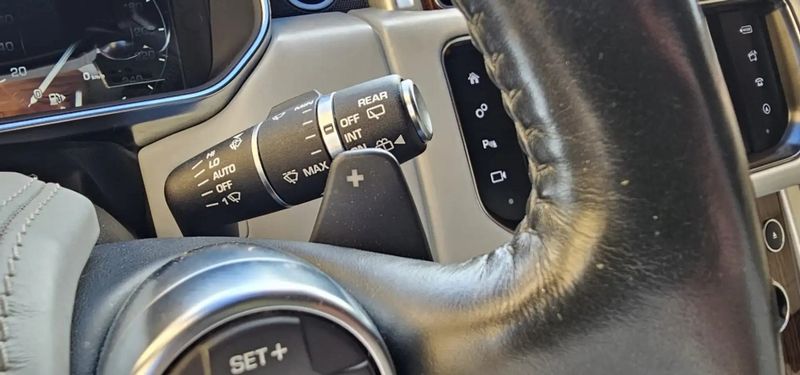 Land Rover Range Rover • 2016 • 197,000 km 6