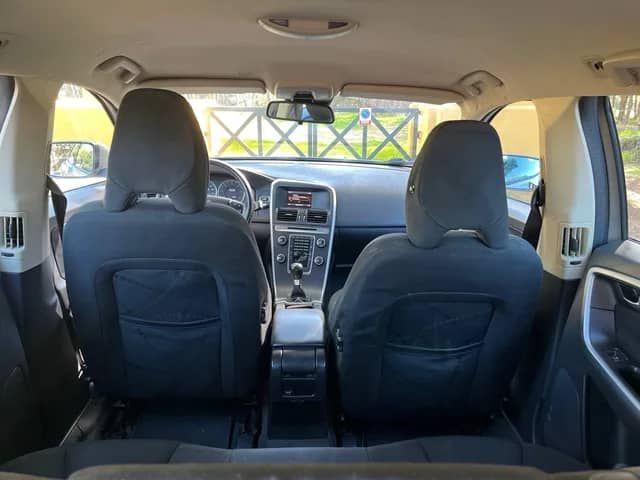 Volvo XC60 • 2011 • 215,000 km 2