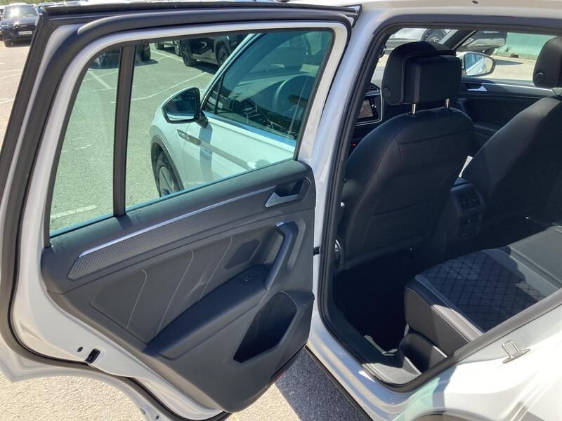 Volkswagen Tiguan • 2022 • 56,228 km 26