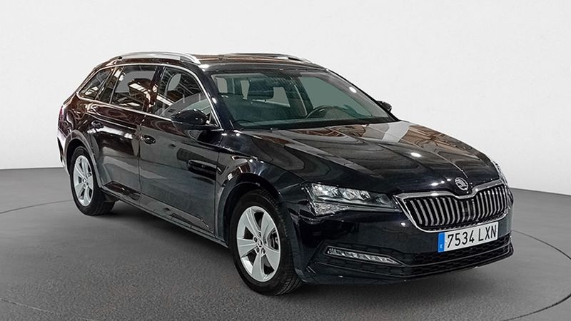 Škoda Superb • 2022 • 19,247 km 3