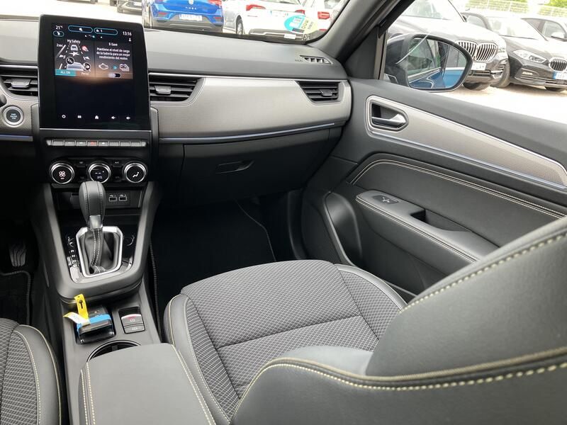 Renault Clio • 2024 • 3,800 km 24