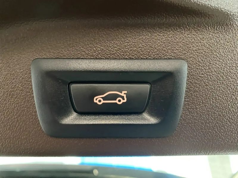 BMW X5 • 2021 • 89,000 km 8