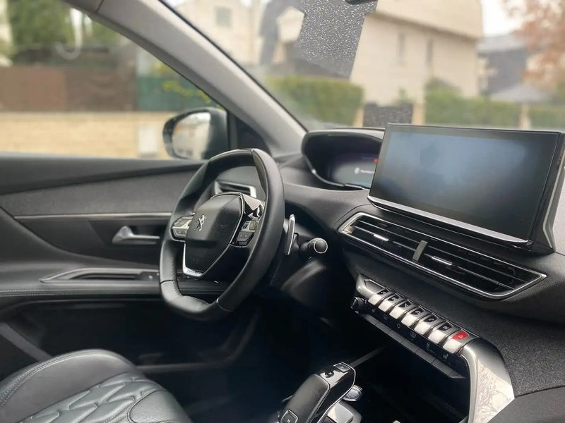Peugeot 3008 • 2021 • 57,000 km 4