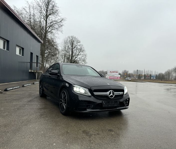 Mercedes-Benz C • 2020 • 28,000 km 2
