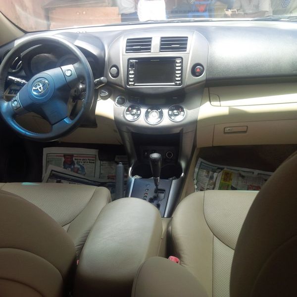 Toyota RAV4 • 2013 • 32 km 3