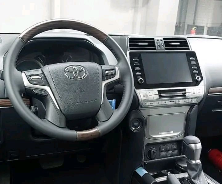 Toyota Land Cruiser • 2018 • 0 km 3