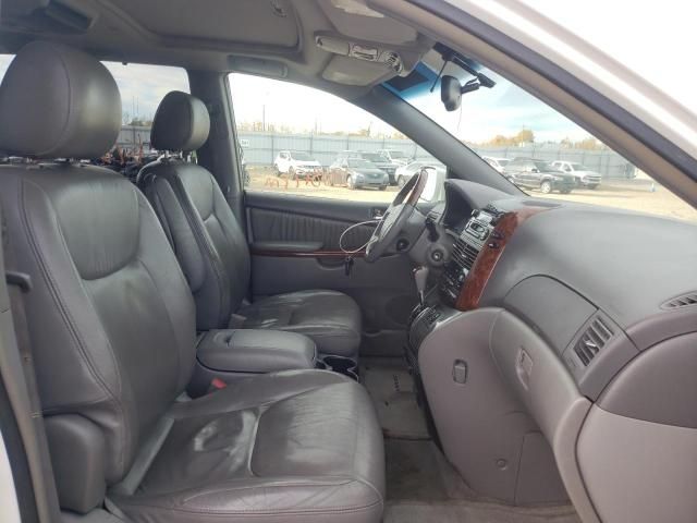 Toyota Sienna • 2004 • 33 km 5