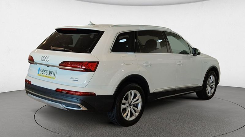 Audi Q7 • 2023 • 9,898 km 4