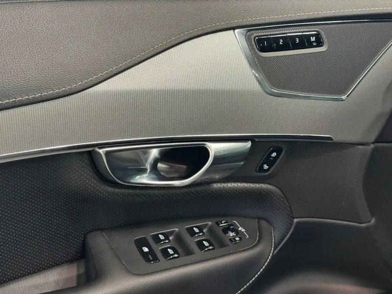 Volvo XC90 • 2021 • 121,000 km 10