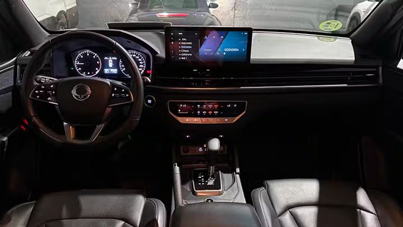 Ssangyong Rexton • 2023 • 10,759 km 6